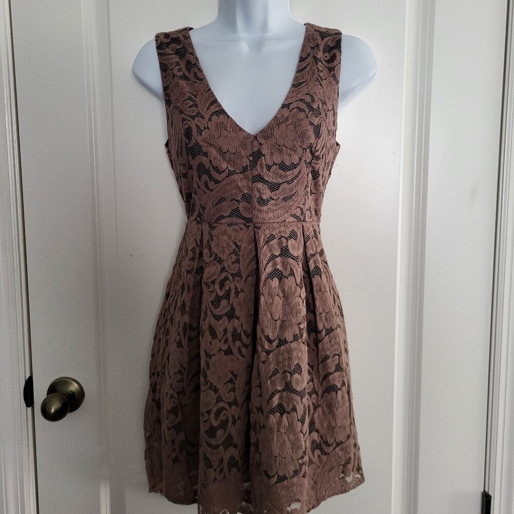 Monteau Los Angeles Embroidered Short Sleeveless Dress